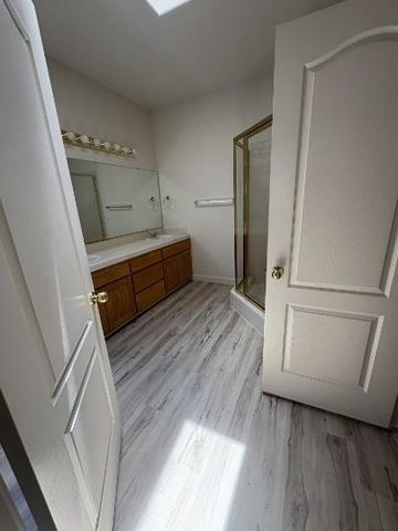 10282 N Whitney Avenue, Fresno, CA 93730