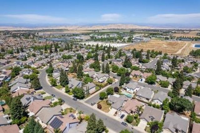 10282 N Whitney Avenue, Fresno, CA 93730