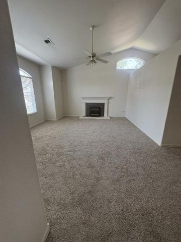 10282 N Whitney Avenue, Fresno, CA 93730