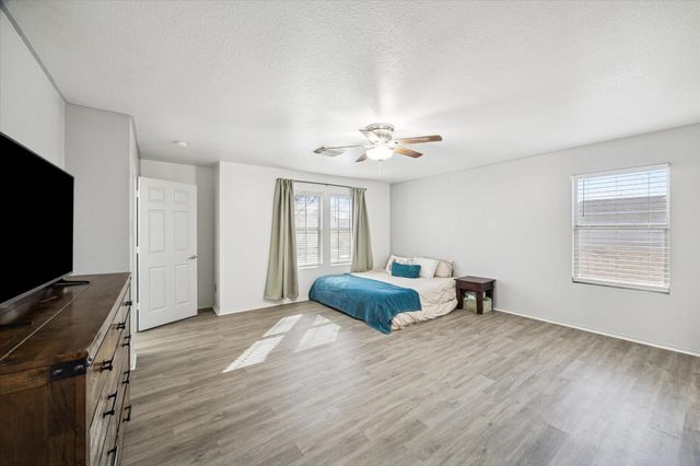 8435 Broadleaf Avenue, Baytown, TX 77521