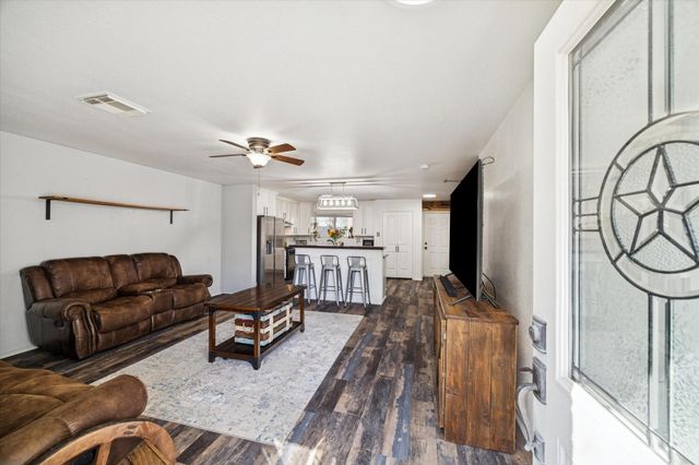 8435 Broadleaf Avenue, Baytown, TX 77521