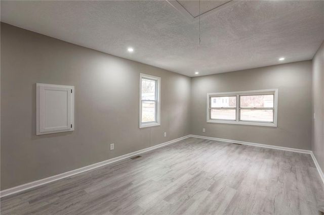 8819 E 80th Terrace, Raytown, MO 64138