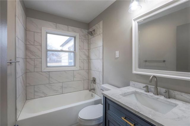 8819 E 80th Terrace, Raytown, MO 64138