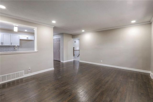 8819 E 80th Terrace, Raytown, MO 64138