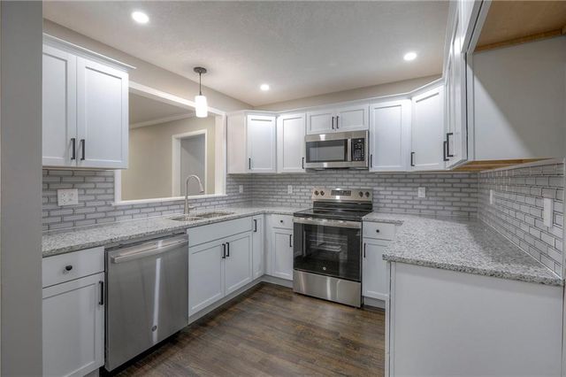 8819 E 80th Terrace, Raytown, MO 64138