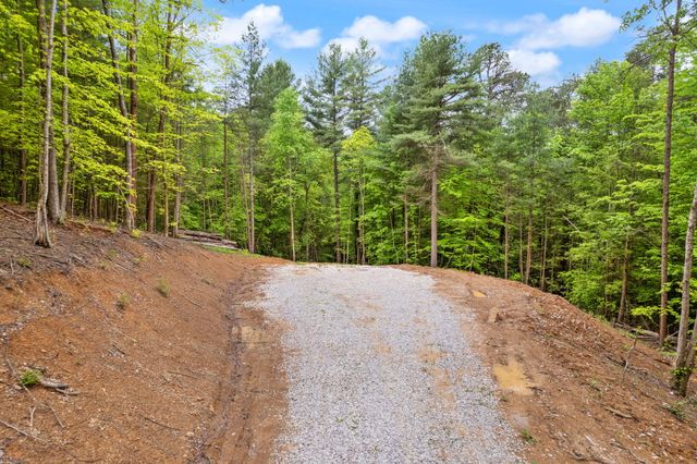 9 Firefly Lane, Campton, KY 41301