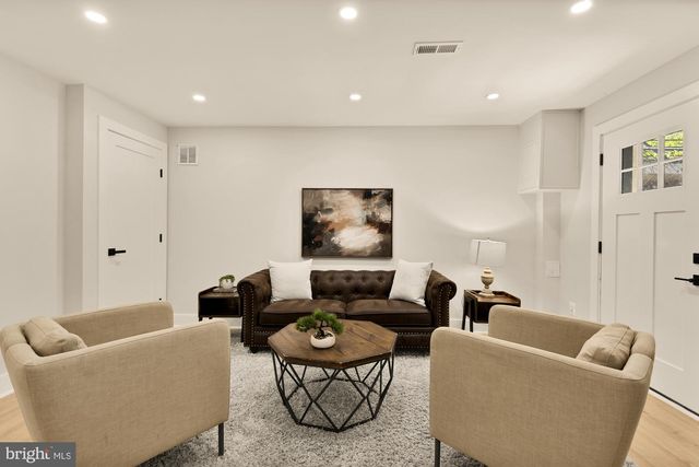 815 MARIETTA PL NW, Washington, DC 20011