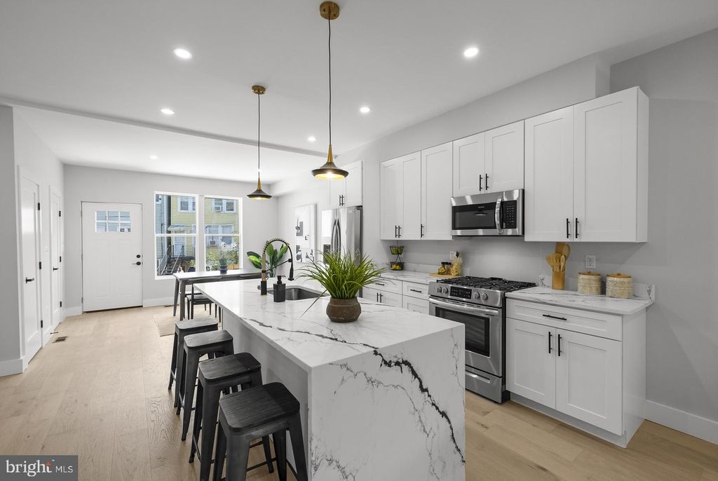 815 MARIETTA PL NW, Washington, DC 20011