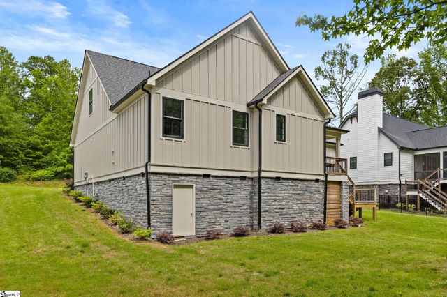 2032 Ivy Cottage Path, Boiling Springs, SC 29316