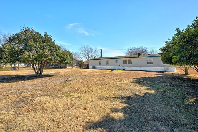 1437 Heidenreich LN, Uhland, TX 78640