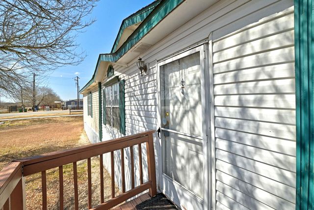 1437 Heidenreich LN, Uhland, TX 78640