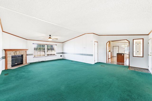 1437 Heidenreich LN, Uhland, TX 78640