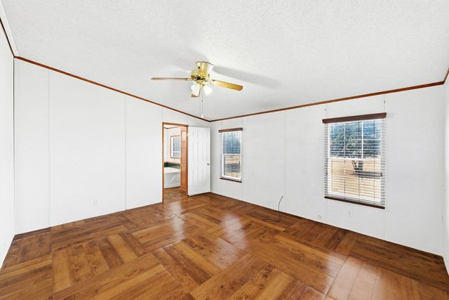 1437 Heidenreich LN, Uhland, TX 78640