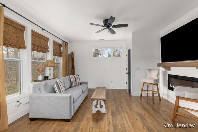 12636 Point Drive, Gowen, MI 49326