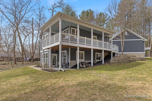 12636 Point Drive, Gowen, MI 49326