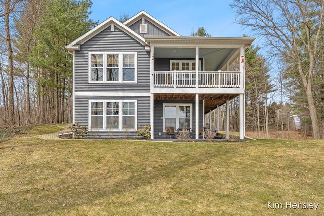 12636 Point Drive, Gowen, MI 49326