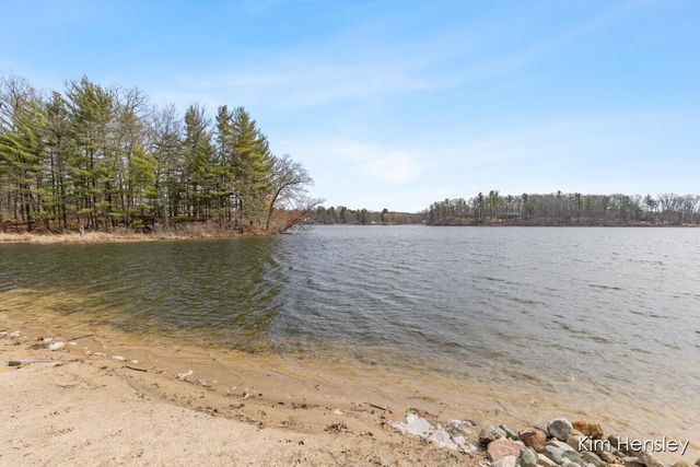 12636 Point Drive, Gowen, MI 49326