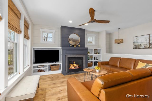 12636 Point Drive, Gowen, MI 49326