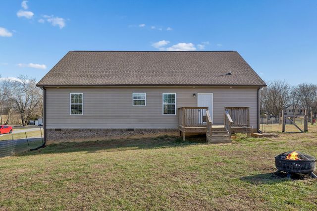 1521 Wixtown Rd, Westmoreland, TN 37186