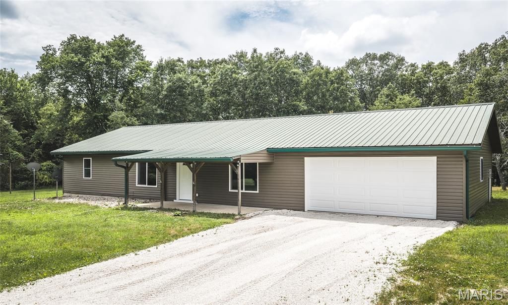 Image 1 of property listing at 8107 Highway 185, Sullivan, MO 63056