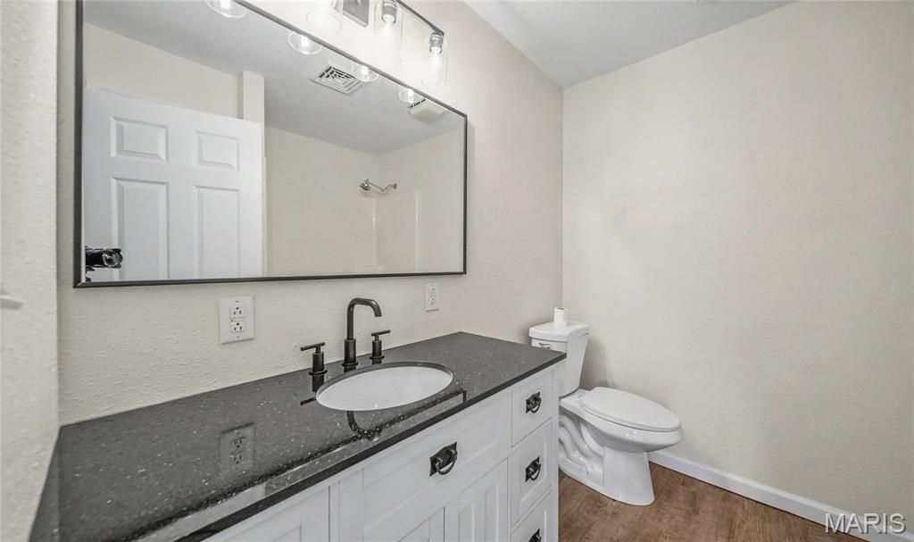 Image 13 of property listing at 8107 Highway 185, Sullivan, MO 63056