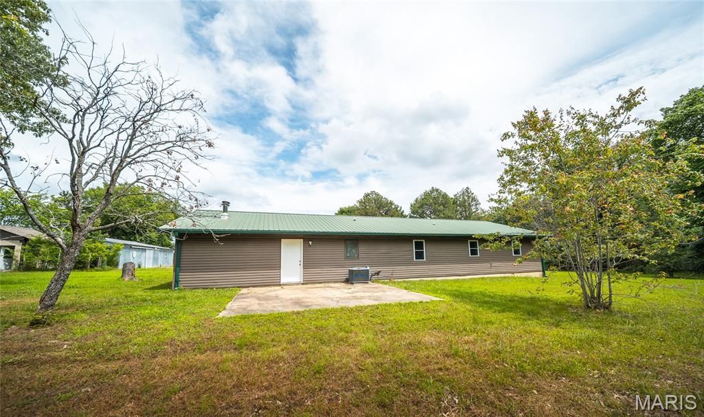 Image 30 of property listing at 8107 Highway 185, Sullivan, MO 63056