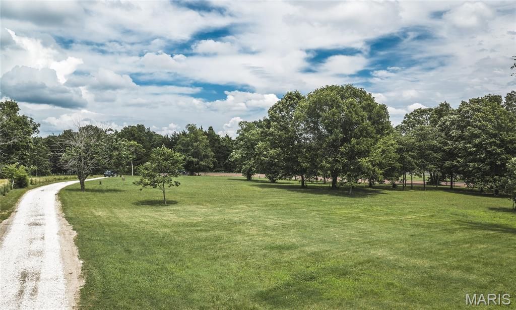 Image 34 of property listing at 8107 Highway 185, Sullivan, MO 63056