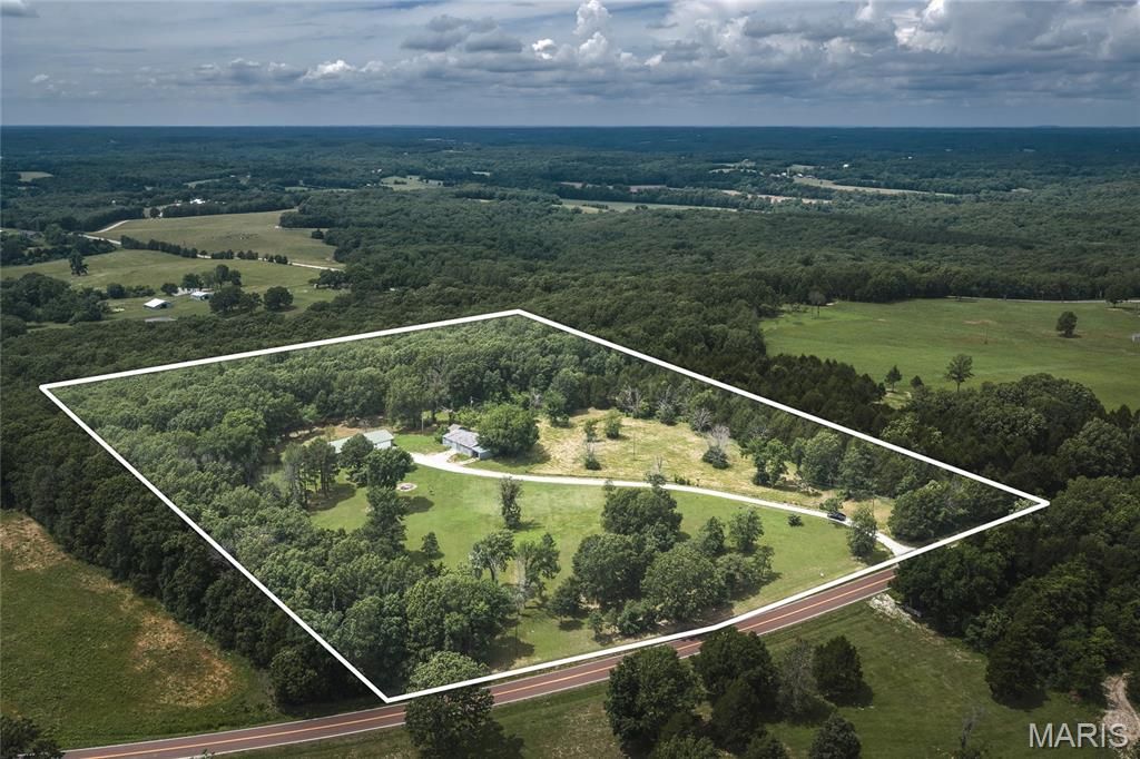 Image 35 of property listing at 8107 Highway 185, Sullivan, MO 63056