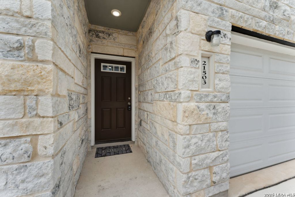 21503 Sir Walter Ln, San Antonio, TX 78256