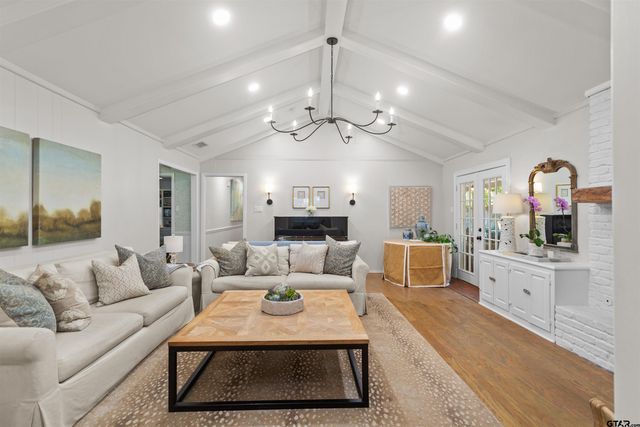 1506 Devonshire Dr, Tyler, TX 75703