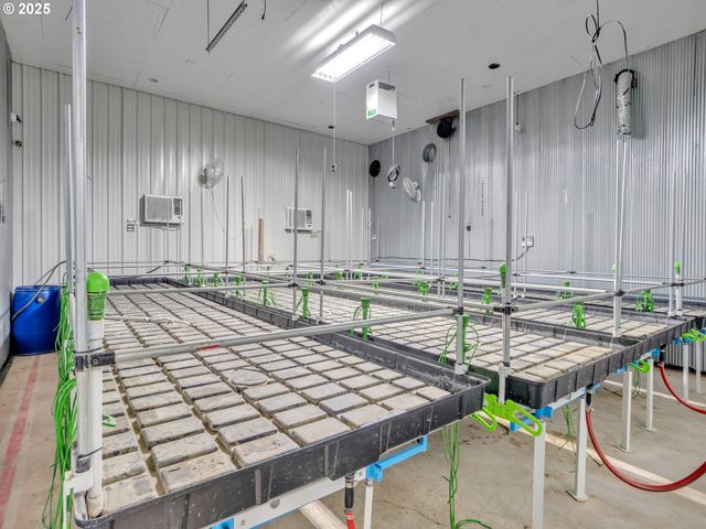 21425 SAVAGE Rd, Sheridan, OR 97378