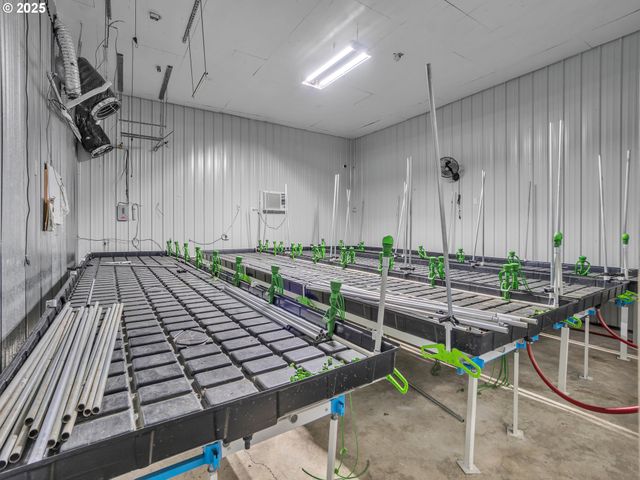 21425 SAVAGE Rd, Sheridan, OR 97378