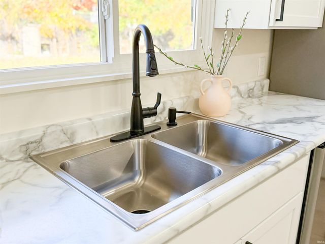 29083 Driftwood Drive, Elkhart, IN 46516