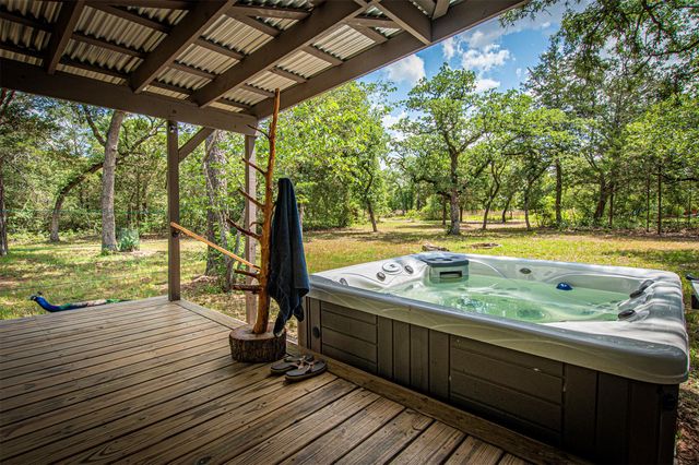914 Sand Hills RD, Red Rock, TX 78662