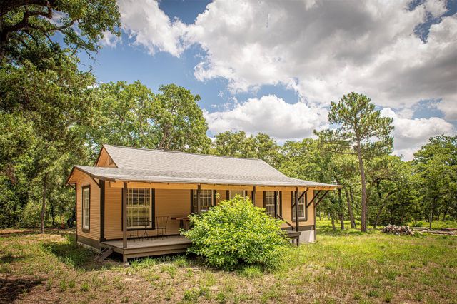 914 Sand Hills RD, Red Rock, TX 78662
