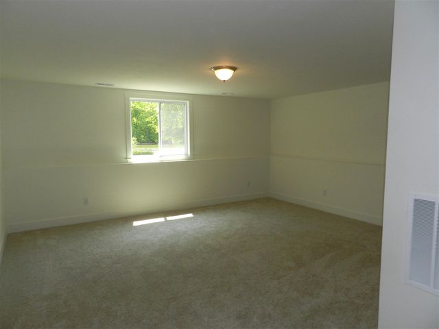 558 Swan River Drive, Benton Harbor, MI 49022