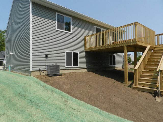 558 Swan River Drive, Benton Harbor, MI 49022