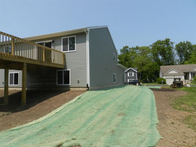 558 Swan River Drive, Benton Harbor, MI 49022