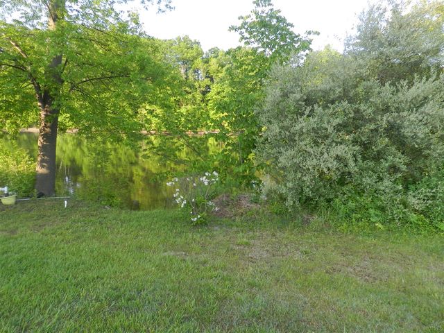 558 Swan River Drive, Benton Harbor, MI 49022