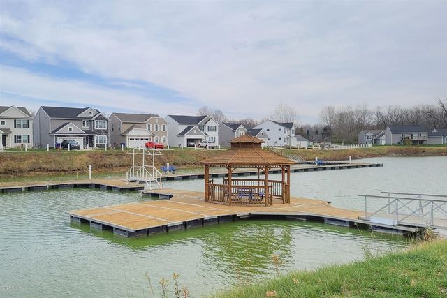 558 Swan River Drive, Benton Harbor, MI 49022