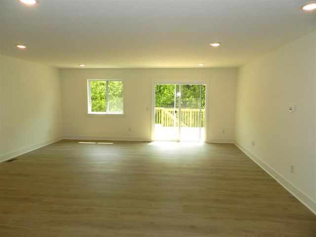 558 Swan River Drive, Benton Harbor, MI 49022