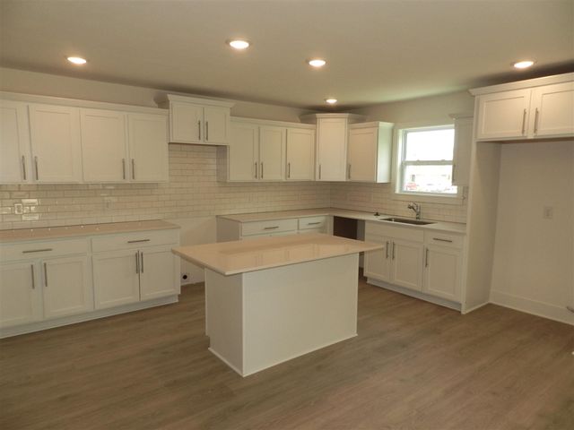 558 Swan River Drive, Benton Harbor, MI 49022