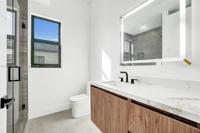 13023 Davie Oaks Dr, Davie, FL 33325