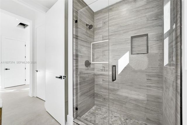 13023 Davie Oaks Dr, Davie, FL 33325