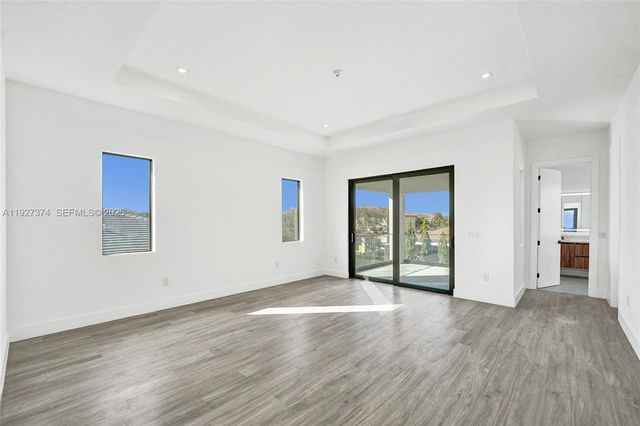 13023 Davie Oaks Dr, Davie, FL 33325