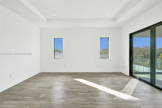 13023 Davie Oaks Dr, Davie, FL 33325