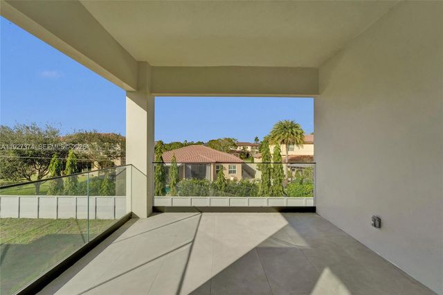 13023 Davie Oaks Dr, Davie, FL 33325