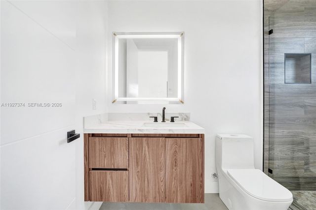 13023 Davie Oaks Dr, Davie, FL 33325