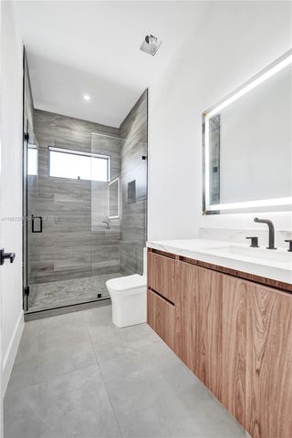 13023 Davie Oaks Dr, Davie, FL 33325