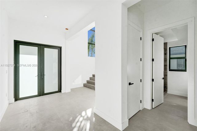 13023 Davie Oaks Dr, Davie, FL 33325